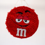 m&m rot Piñata